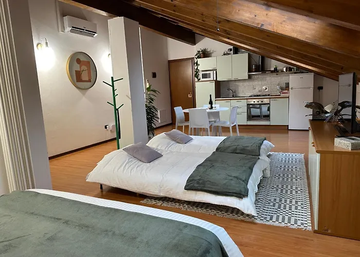 Sky Attic A Apartament